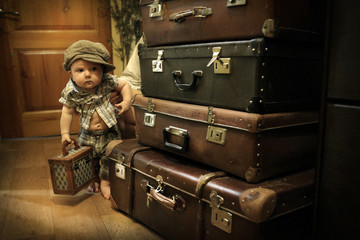 the baby was going to travel. fees on the road. Hooray, holidays. Vintage suitcases for travel.
