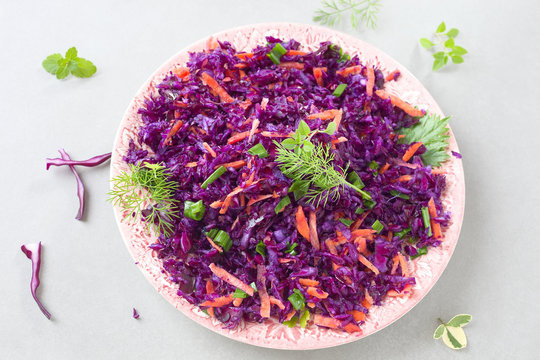 Blaukraut-Salat Images – Browse 4 Stock Photos, Vectors, and Video ...