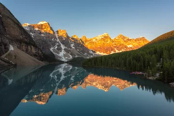 Fotobehang Moraine lake at sunrise, Canada. © lucky-photo