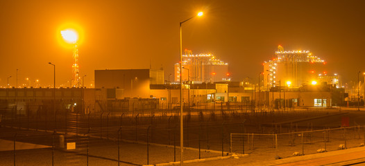 Fototapeta na wymiar LNG terminal at night