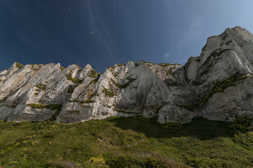Le Tréport ist ein französischer Ort in der Normandie. Er ist bekannt für seine  Standseilbahn und die höchste Kreidefelswand Europas (110m)