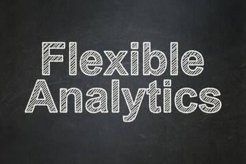Obraz premium Business concept: text Flexible Analytics on Black chalkboard background
