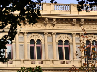 Schöne Fassade an de Piazza Minghetti