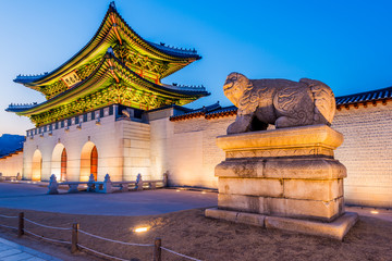 Sunset at Gyeongbokgung Palace in Seoul City , South Korea. © CJ Nattanai