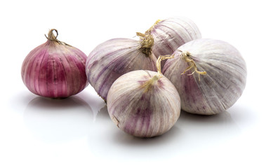 Obraz premium Group of solo pearl garlic isolated on white background.