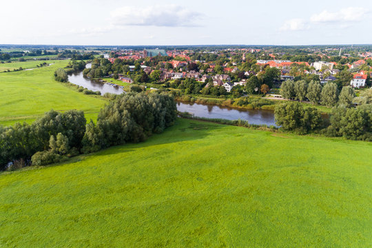 Luftaufnahme von Feldern im August