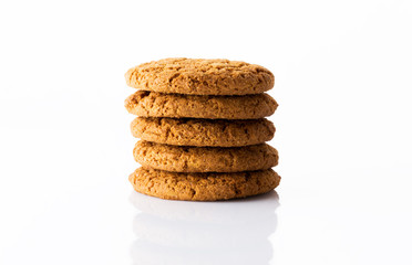 Fototapeta na wymiar oatmeal cookies isolated on white background