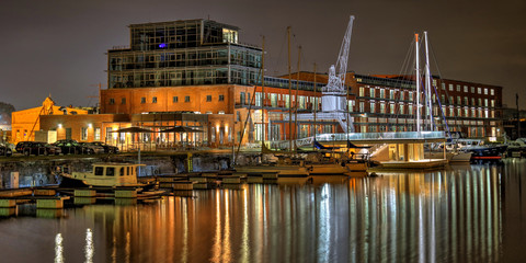 Lübeck - Media Docks am Abend