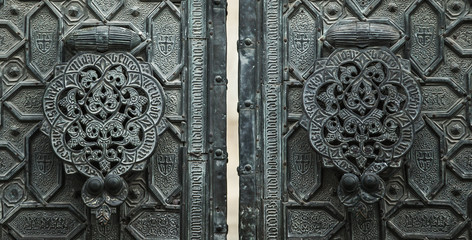 detalle de herrería en las puertas de la Mezquita de córdoba, Andalucía, españa
