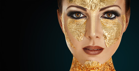 Gold face make-up