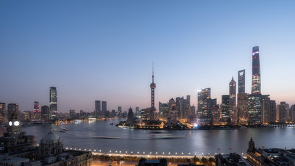 Obraz premium Piękne panoramę miasta Szanghaju w wschód słońca