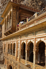 Détail du temple Galtaji près de Jaipur