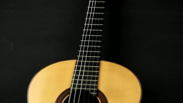 Classical Guitar - Acoustic Guitar Oscillation
