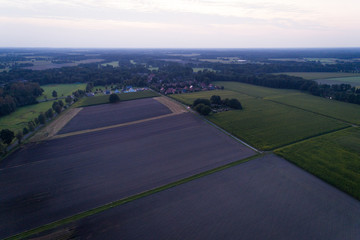 Landschaft zur Abendd&auml;mmerung