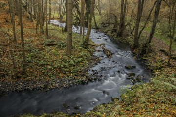 Naklejka premium Waterfall czech epublic autumn