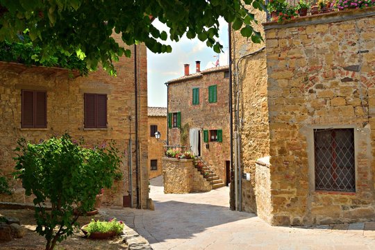 scorcio dell'antico villaggio in pietra di Monticchiello, Siena Toscana, Italia