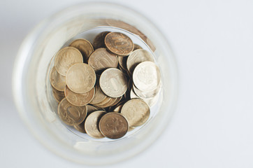 child coins hands slivaet in the stack