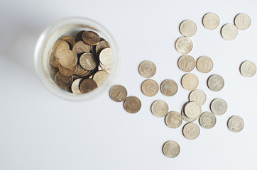 child coins hands slivaet in the stack