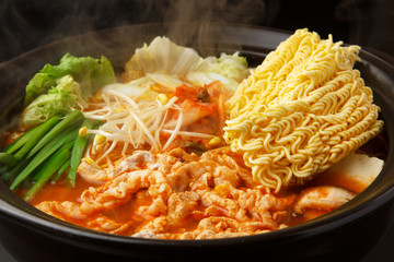 ラーメン入りキムチ鍋