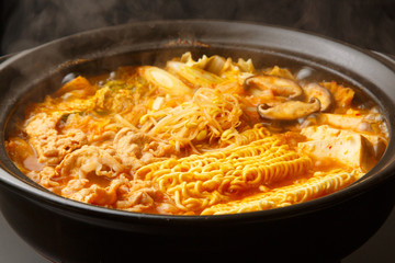 ラーメン入りキムチ鍋