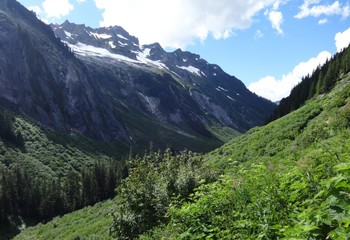 Mount Sefrit and Nooksack Ridge, and the deep valley views from Hannegan Pass trail