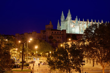 Fototapeta na wymiar Palma De Mallorca - Nachtaufnahme