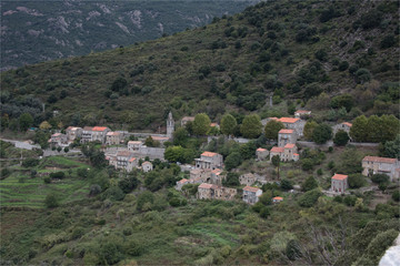 Fototapeta na wymiar Village près d'Ajaccio en Corse en France