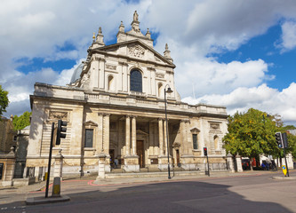 Fototapeta na wymiar London - The facade of Bompton Oratory church.