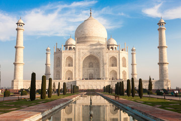 Fototapeta na wymiar Taj Mahal in Agra, Indien