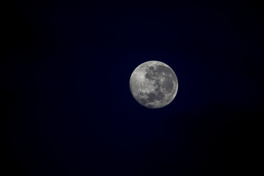 Der Mond über Tansania