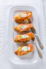 smoked salmon on toasted bread