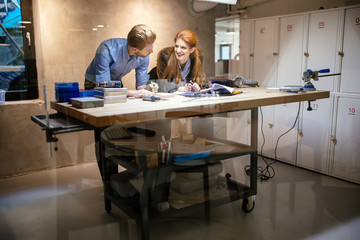 Obraz premium People working in modern beautiful workshop