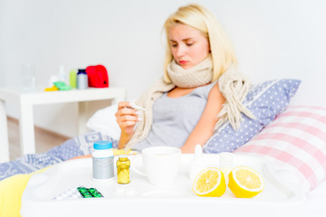 Obraz na płótnie Canvas Girl having flu