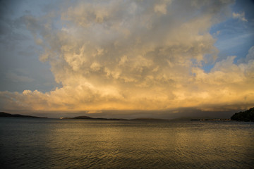 romantischer Sonnenuntergang auf dem Nationalpark Kornaten, Kroatien