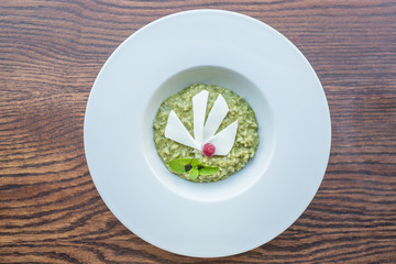 risotto with mint and slices of cheese