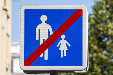 End of way for pedestrians - father with child ,sign