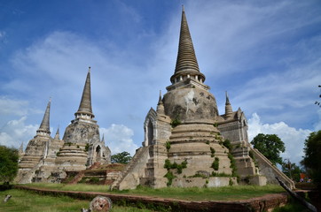 Fototapeta premium STUPAS AYUTTHAYA ANCIENNE CAPITALE DU SIAM THAÏLANDE 