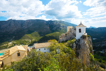 Fototapeta na wymiar view on guadalest castle