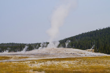 Yellowstone-Nationalpark und die geothermalen Quellen in den Vereinigten Staaten