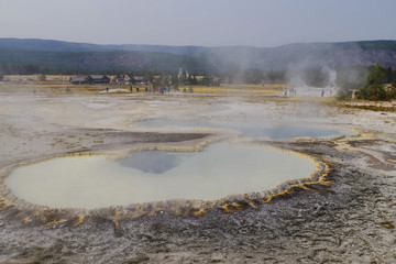 Yellowstone-Nationalpark und die geothermalen Quellen in den Vereinigten Staaten