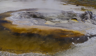 Yellowstone-Nationalpark und die geothermalen Quellen in den Vereinigten Staaten