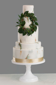 5 Tier Marble Wedding Cake With Wreath