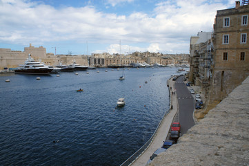 Obraz premium Panorama of Grand Harbor and Birgu (Vittoriosa) - Three Cities in Malta