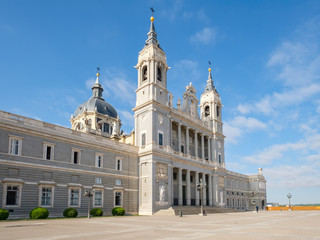 Fototapeta na wymiar The Almudena Cathedral in Madrid