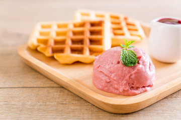 strawberry icecream with waffle