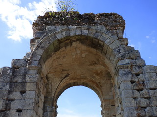 Ciudad romana de Cáparra  en Oliva de Plasencia ( Caceres, Extremadura)
