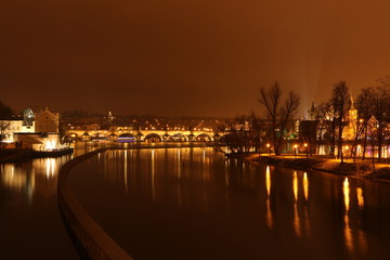 Obraz premium Charles bridge at night