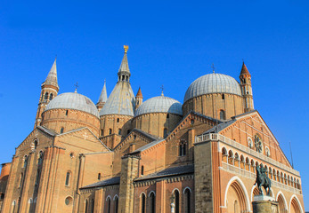 Fototapeta na wymiar Basilica of Saint Anthony of Padua