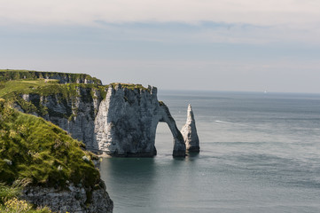 Etretat ist ein französischer Ort in der Normandie. Er ist bekannt für seine außergewöhnlichen...