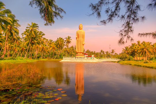 Tsunami Memorial, Buddha statue in Peraliya, Sri Lanka